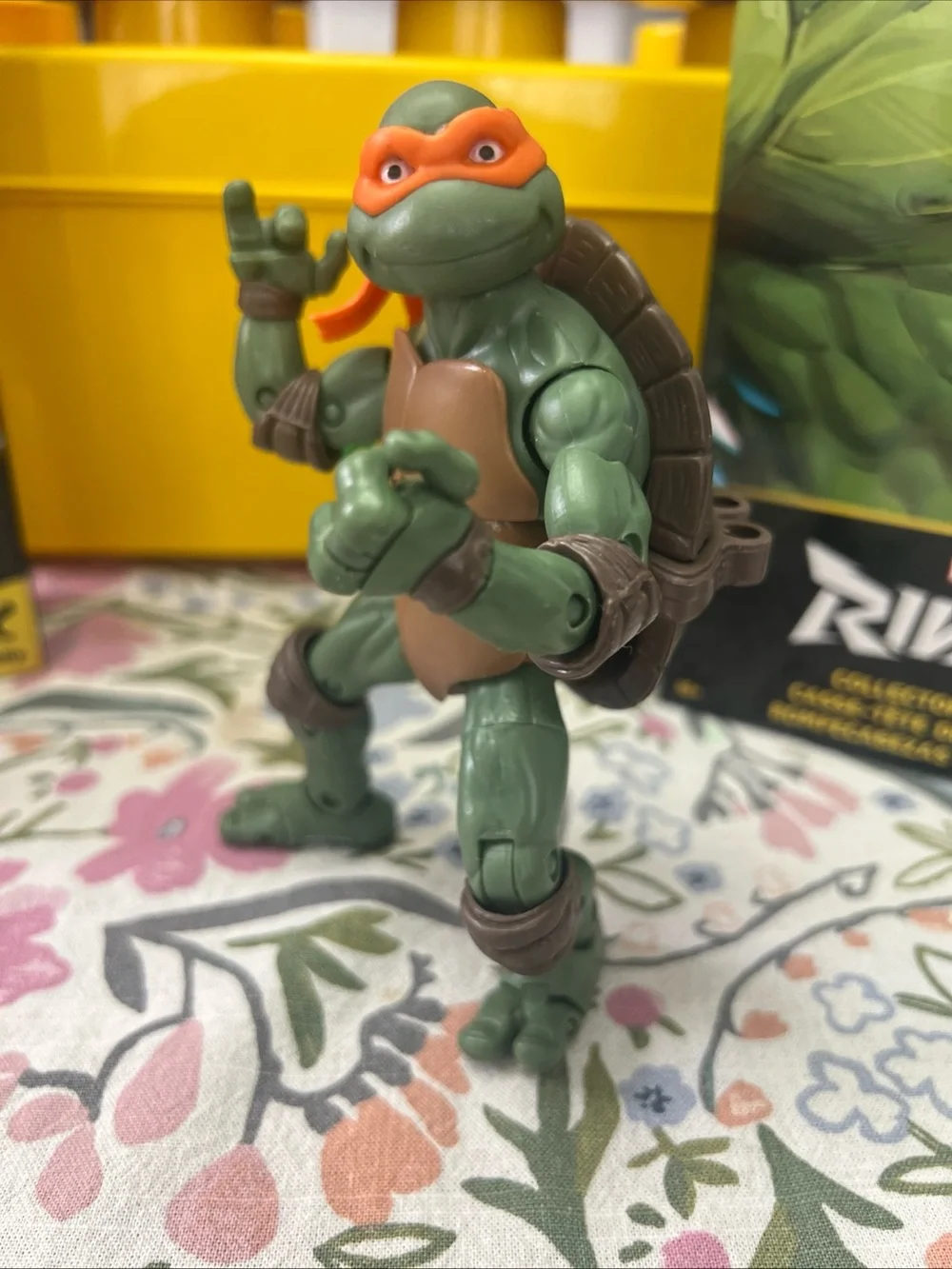 Playmates Toys Teenage Mutant Ninja Turtles Classic Collection Michelangelo, 7in